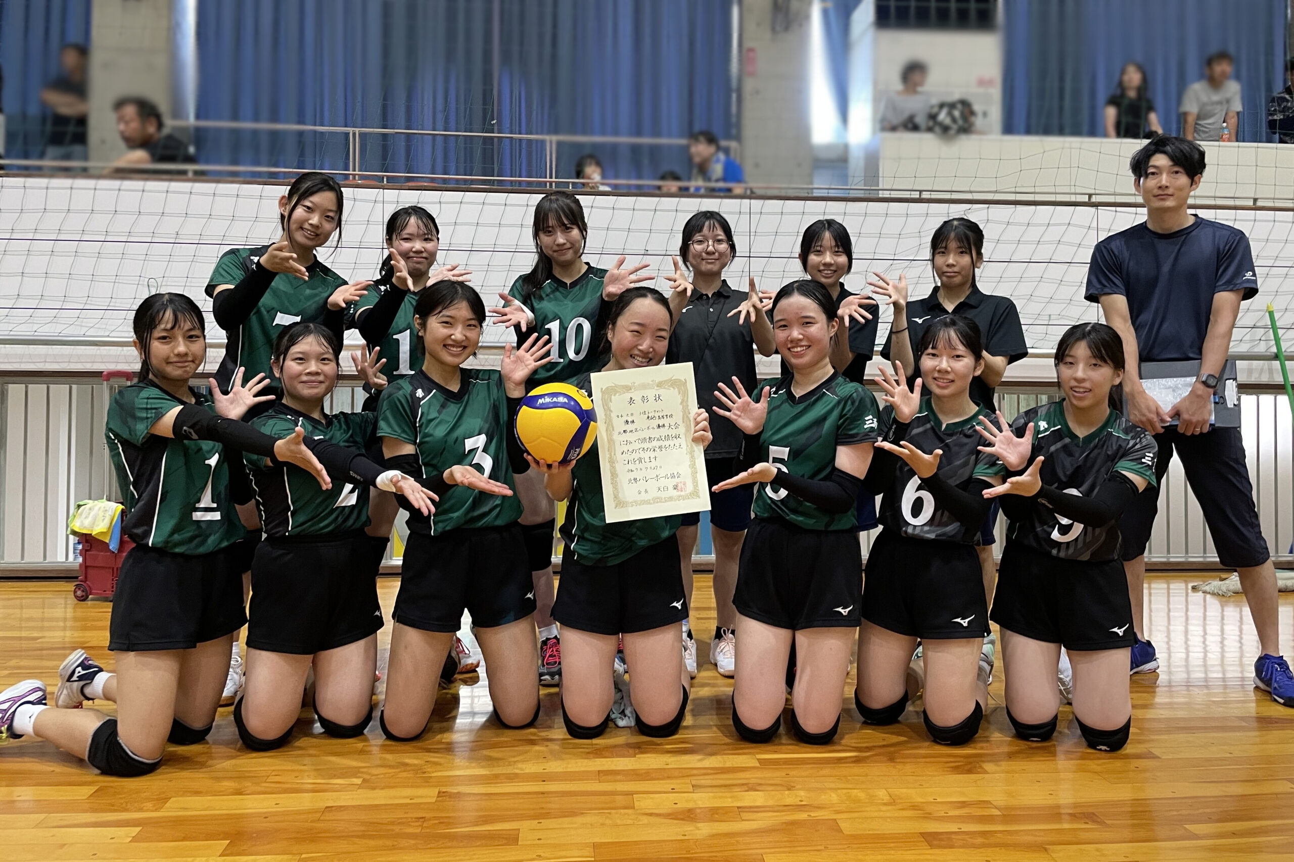 club_photo1